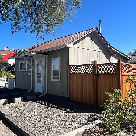 Cheerful Pet-Friendly Bungalow Right In Town Montrose Εξωτερικό φωτογραφία